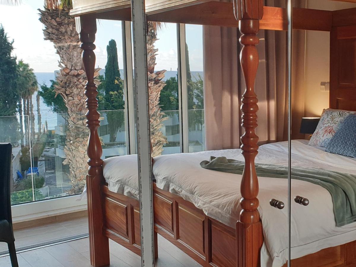 Poseidon's Luxury Apartment Paphos Extérieur photo