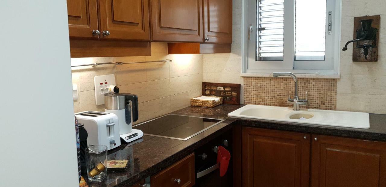 Poseidon's Luxury Apartment Paphos Extérieur photo